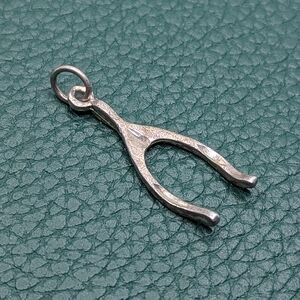 ✨ vintage-style wishbone charm ✨